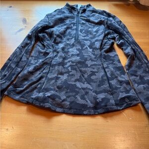Lululemon Black Gray Camo Top — Size Medium
